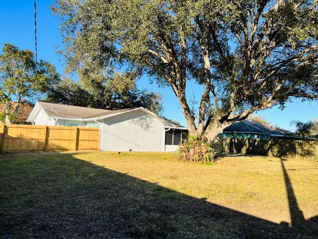 442 SW Lucero Drive, Port St. Lucie, Port St Lucie, FL 34983