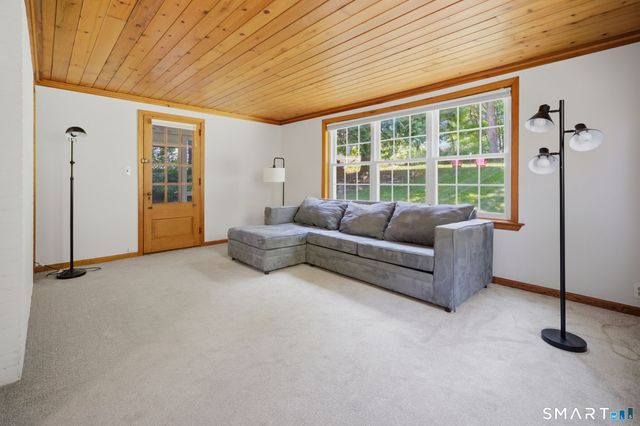 3 Knickerbocker Avenue, Norwalk, CT 06855