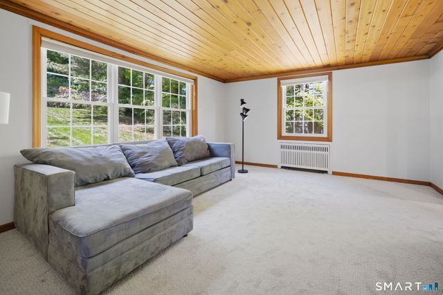 3 Knickerbocker Avenue, Norwalk, CT 06855