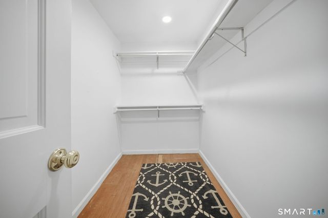 3 Knickerbocker Avenue, Norwalk, CT 06855