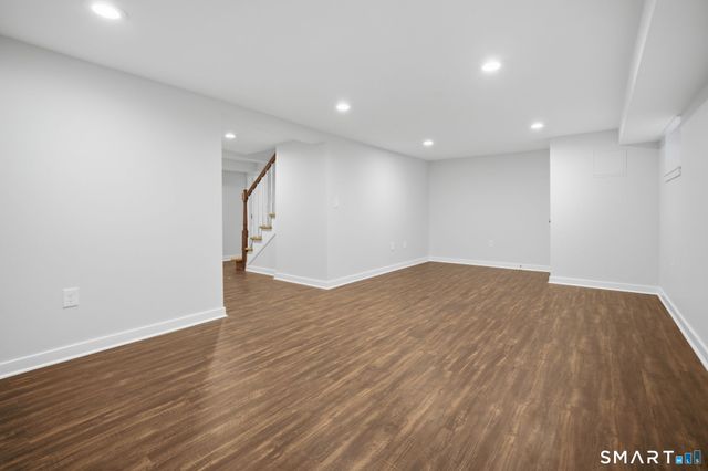 3 Knickerbocker Avenue, Norwalk, CT 06855