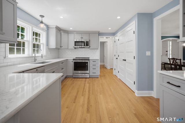 3 Knickerbocker Avenue, Norwalk, CT 06855