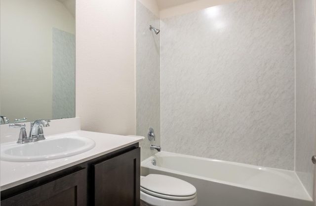 3936 Oak Creek Circle, Denison, TX 75020