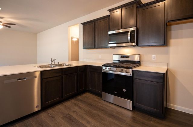 3936 Oak Creek Circle, Denison, TX 75020