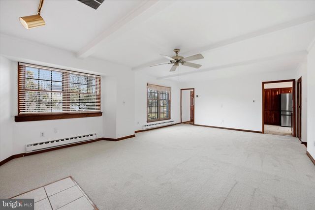 2092 HAWTHORNE LN, Hatfield, PA 19440