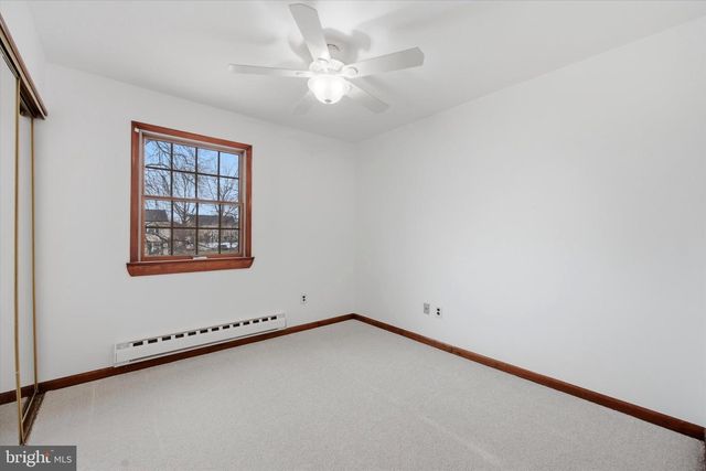 2092 HAWTHORNE LN, Hatfield, PA 19440