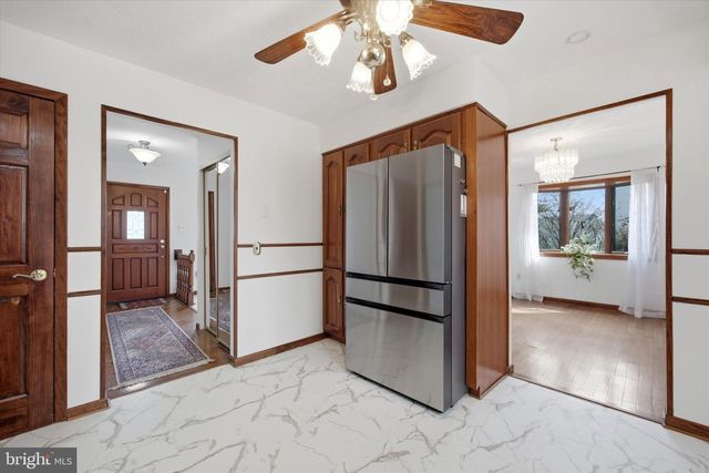 2092 HAWTHORNE LN, Hatfield, PA 19440