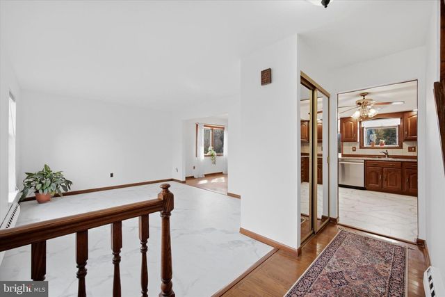 2092 HAWTHORNE LN, Hatfield, PA 19440