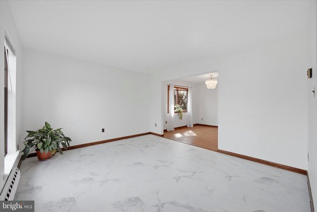 2092 HAWTHORNE LN, Hatfield, PA 19440