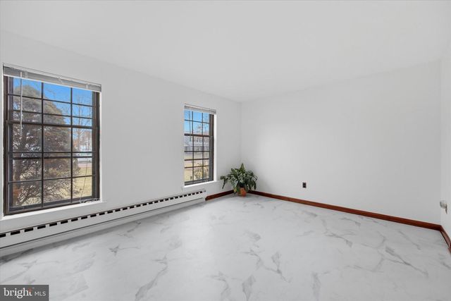 2092 HAWTHORNE LN, Hatfield, PA 19440