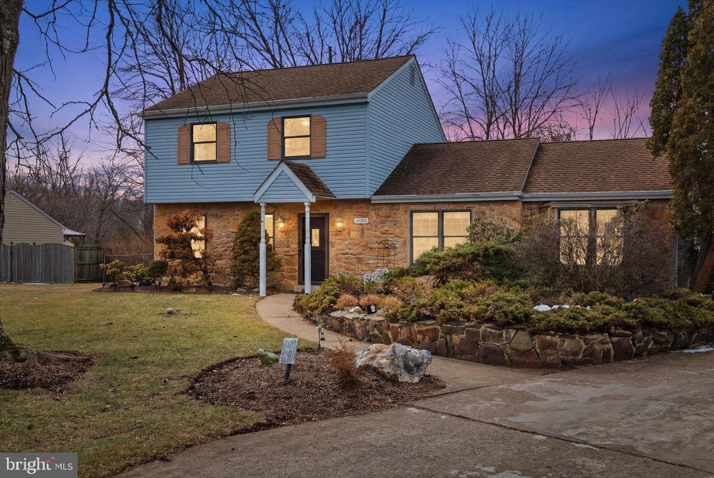 2092 HAWTHORNE LN, Hatfield, PA 19440