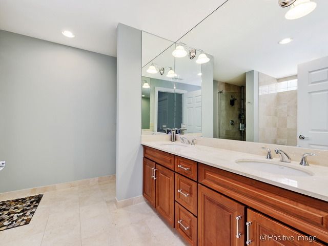 508 W MELROSE Street 5D, Chicago, IL 60657