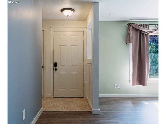 2063 Ne 9TH Pl, Hillsboro, OR 97124
