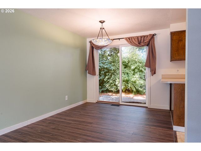 2063 Ne 9TH Pl, Hillsboro, OR 97124