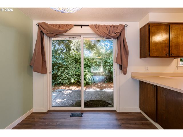 2063 Ne 9TH Pl, Hillsboro, OR 97124