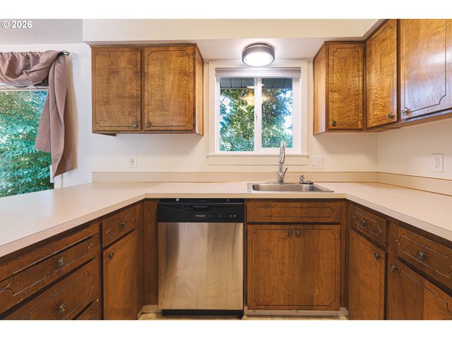 2063 Ne 9TH Pl, Hillsboro, OR 97124