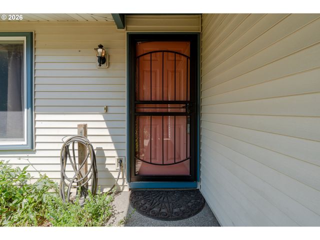 2063 Ne 9TH Pl, Hillsboro, OR 97124