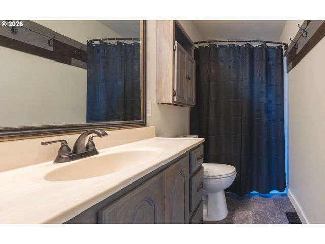 2063 Ne 9TH Pl, Hillsboro, OR 97124