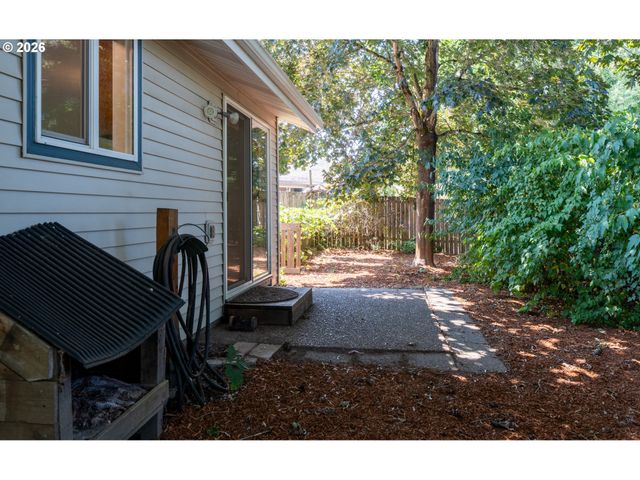 2063 Ne 9TH Pl, Hillsboro, OR 97124