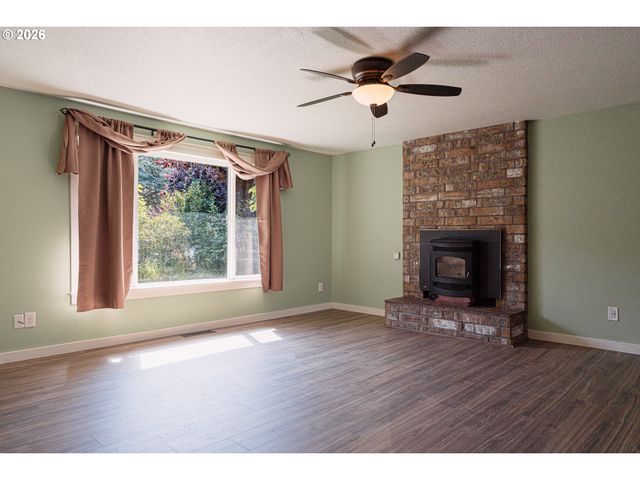 2063 Ne 9TH Pl, Hillsboro, OR 97124
