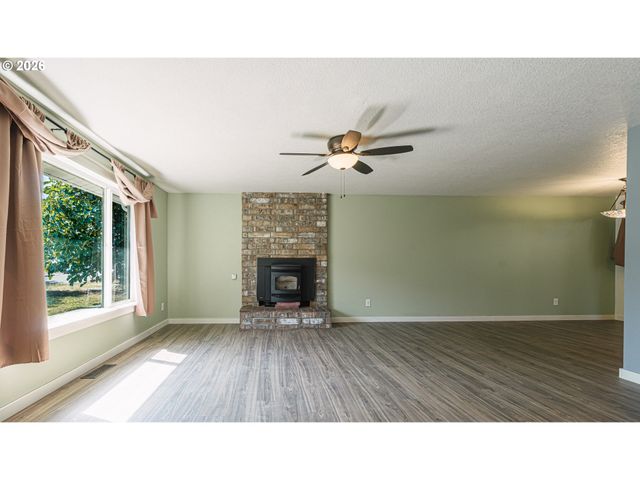 2063 Ne 9TH Pl, Hillsboro, OR 97124