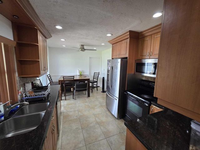 8111 NW 100th Terrace NW, Tamarac, FL 33321