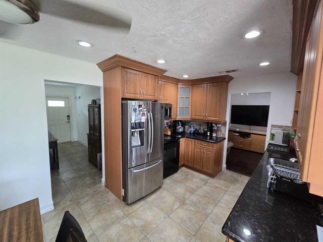 8111 NW 100th Terrace NW, Tamarac, FL 33321