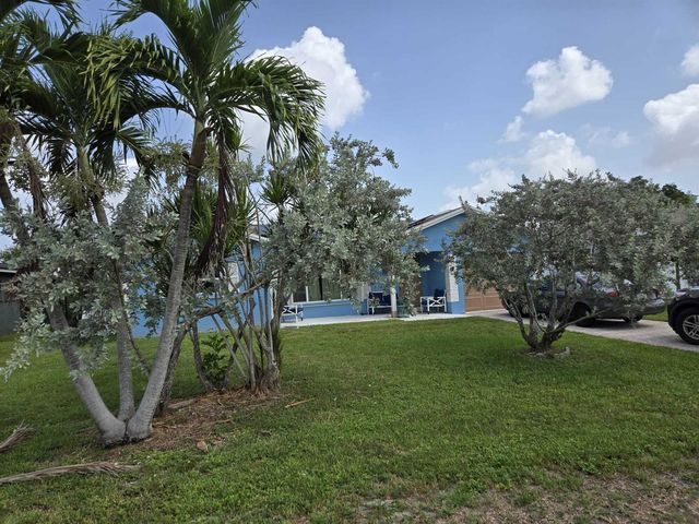 8111 NW 100th Terrace NW, Tamarac, FL 33321