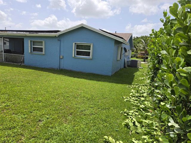 8111 NW 100th Terrace NW, Tamarac, FL 33321