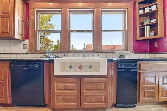 9490 Spruce Mountain Road, Larkspur, CO 80118