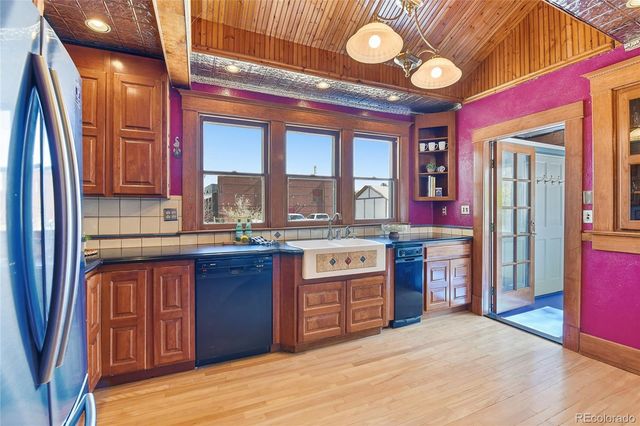 9490 Spruce Mountain Road, Larkspur, CO 80118