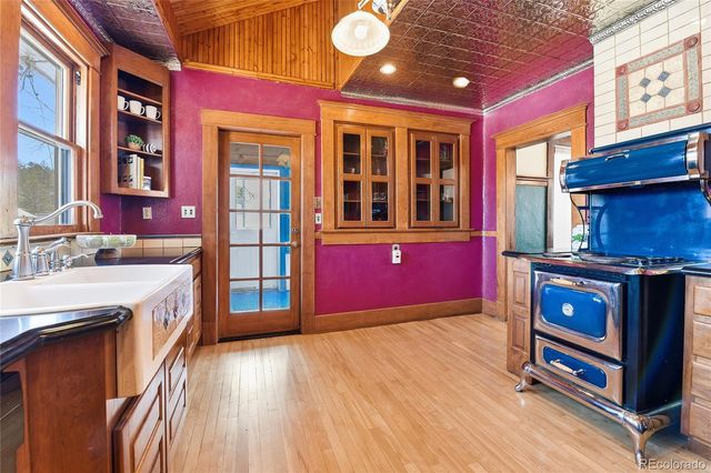 9490 Spruce Mountain Road, Larkspur, CO 80118