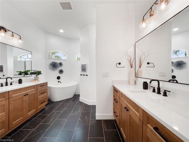 8990 Timber Run CT, Fort Myers, FL 33908