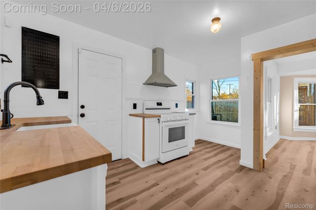 16816 Inverness Street, Detroit, MI 48221