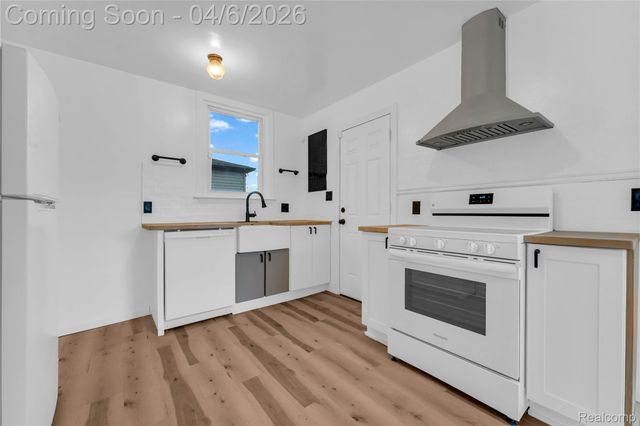 16816 Inverness Street, Detroit, MI 48221