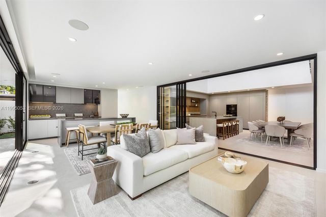 30 Samana Dr, Coconut Grove, FL 33133