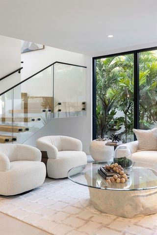 30 Samana Dr, Coconut Grove, FL 33133