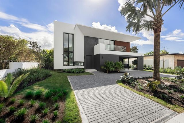 30 Samana Dr, Coconut Grove, FL 33133