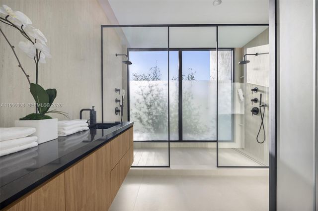 30 Samana Dr, Coconut Grove, FL 33133