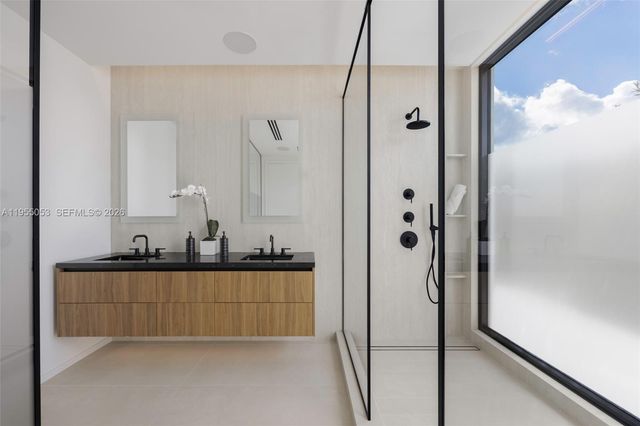 30 Samana Dr, Coconut Grove, FL 33133