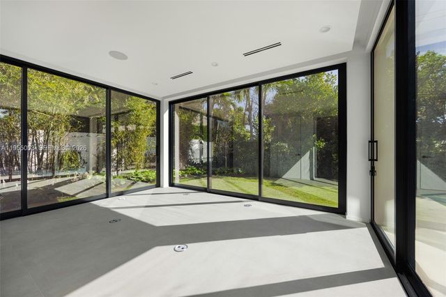 30 Samana Dr, Coconut Grove, FL 33133