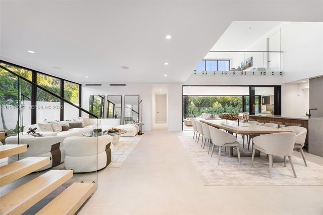 30 Samana Dr, Coconut Grove, FL 33133