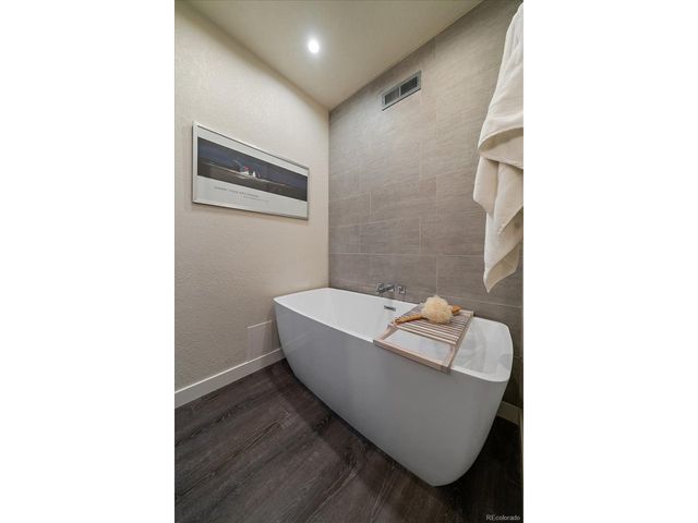 16948 W 86th Ave, Arvada, CO 80007