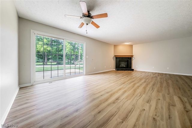 122 Haydens Arbor, Elyria, OH 44035