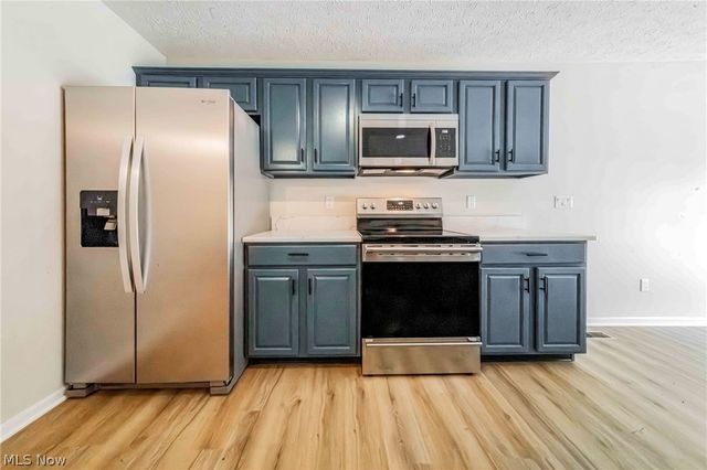 122 Haydens Arbor, Elyria, OH 44035