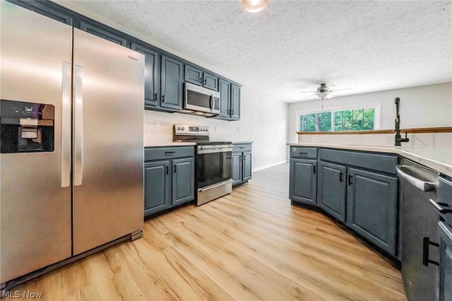 122 Haydens Arbor, Elyria, OH 44035