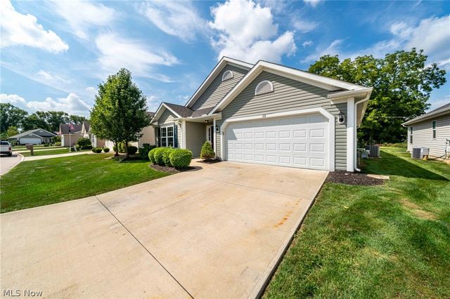122 Haydens Arbor, Elyria, OH 44035