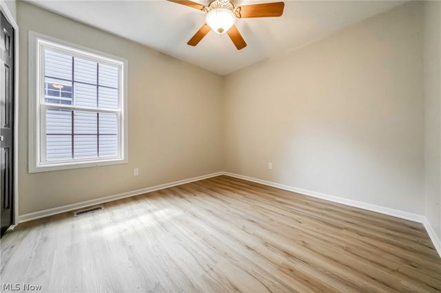 122 Haydens Arbor, Elyria, OH 44035