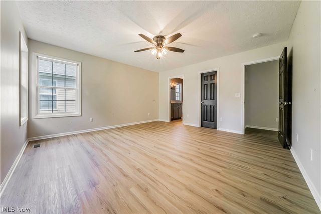 122 Haydens Arbor, Elyria, OH 44035