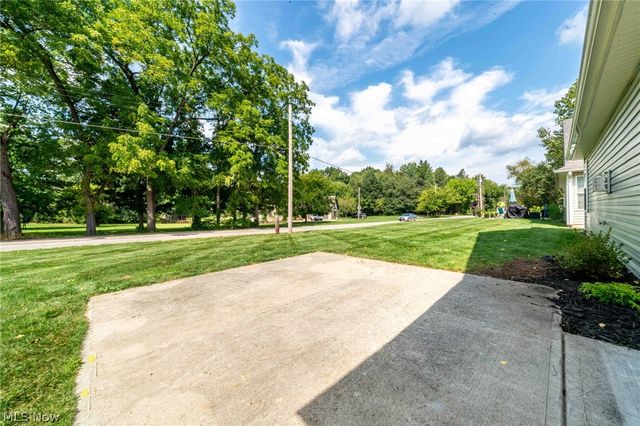 122 Haydens Arbor, Elyria, OH 44035